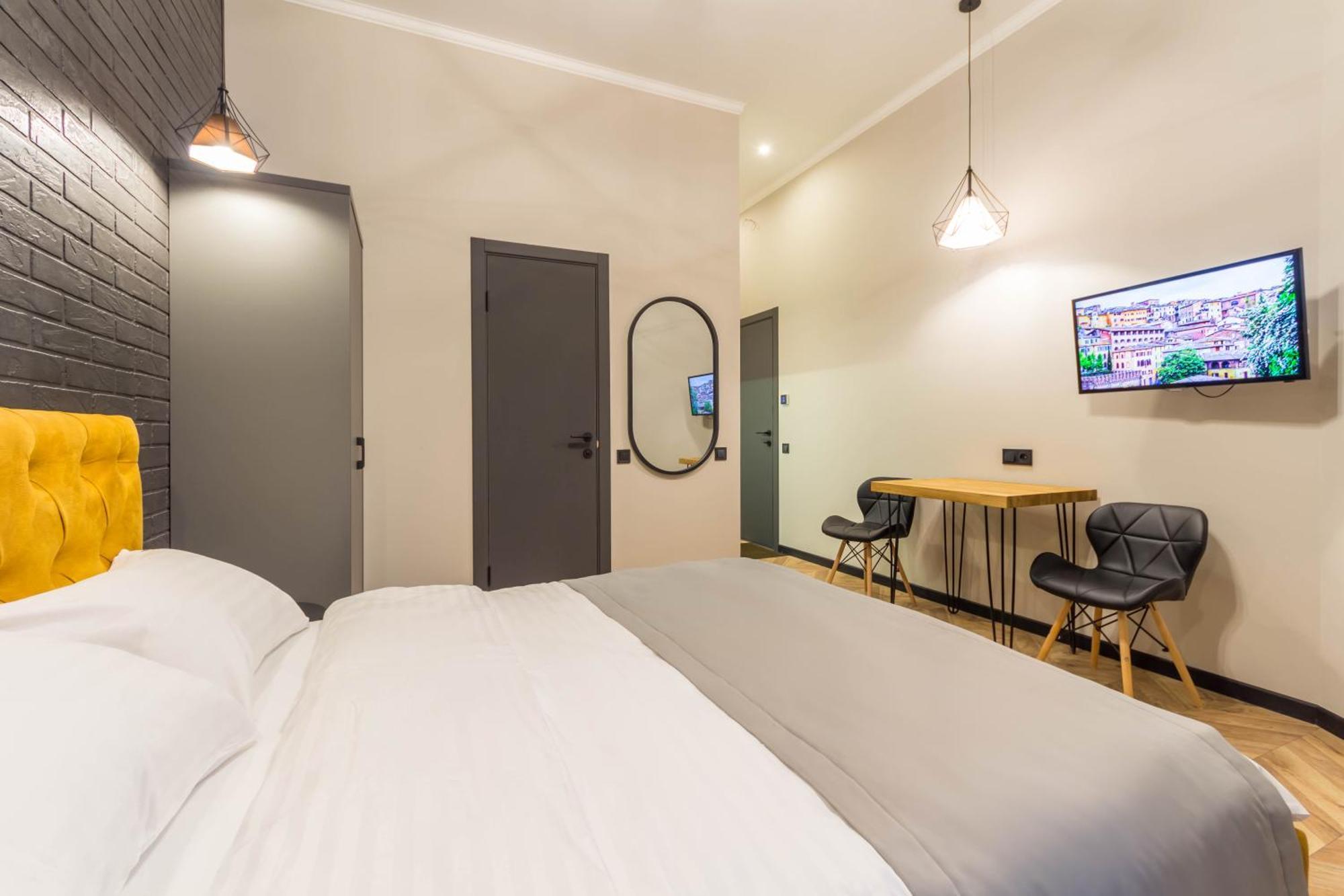 Self Check-In Apartments Maidan Area Kiev Exterior foto